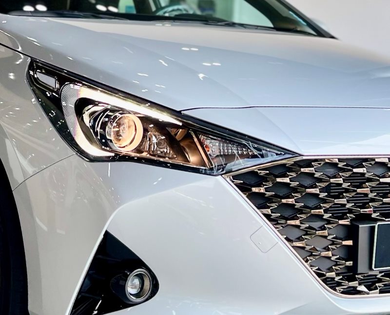 Đèn Xe Hyundai Accent Màu Bạc 2023